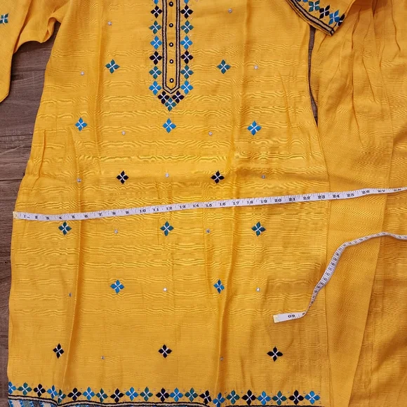 Indian suit - Picture 6 of 11